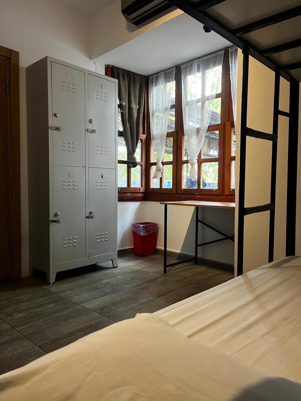Kuyu Beergarden Hostel Antalya Eksteriør bilde