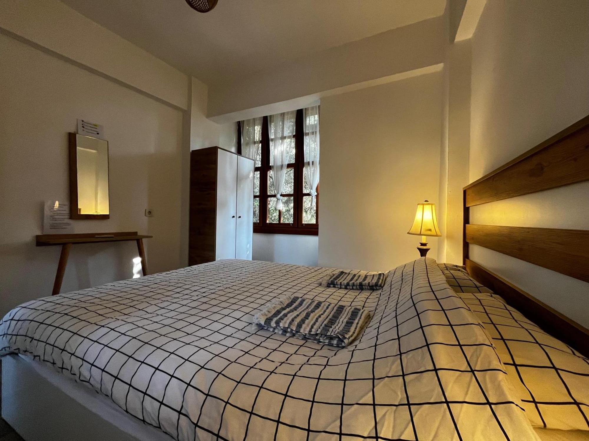 Kuyu Beergarden Hostel Antalya Eksteriør bilde