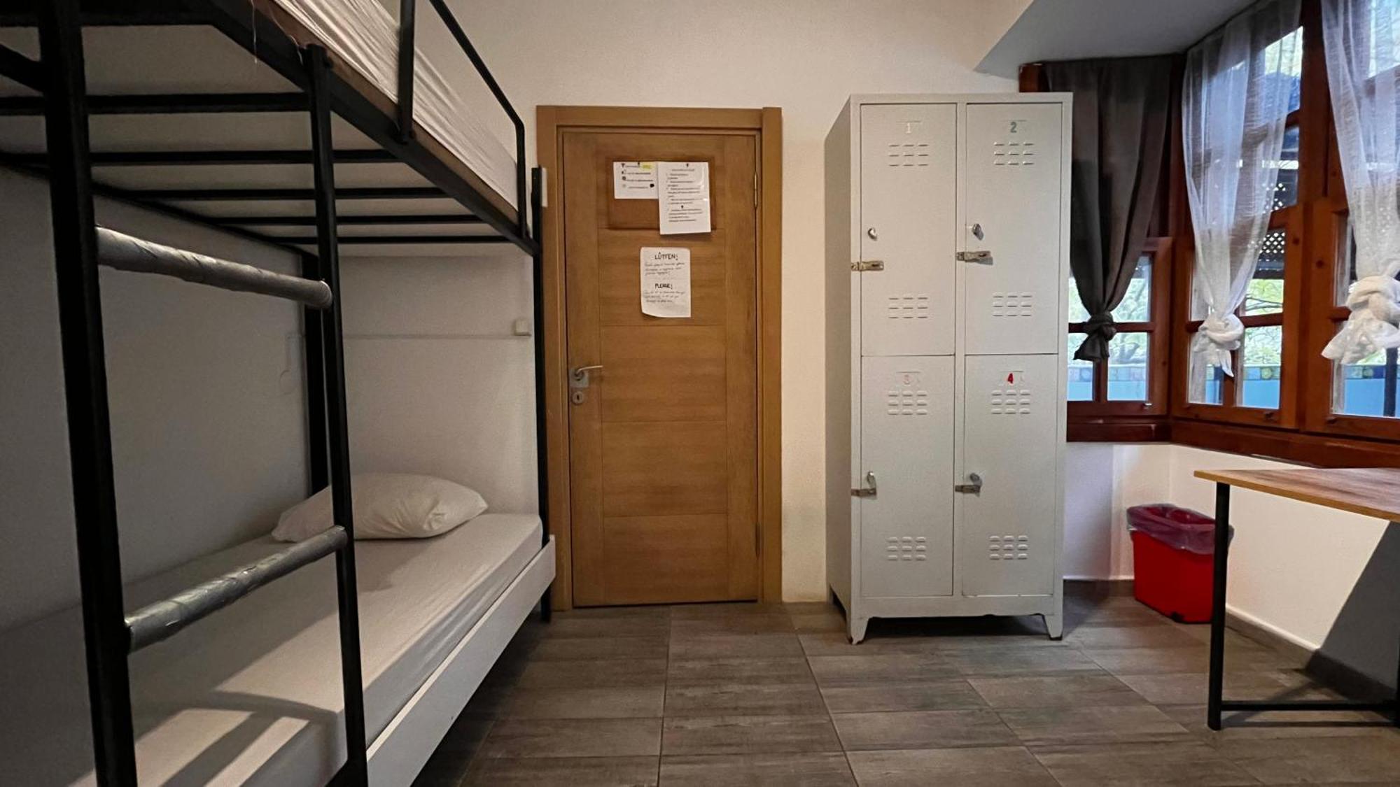 Kuyu Beergarden Hostel Antalya Eksteriør bilde