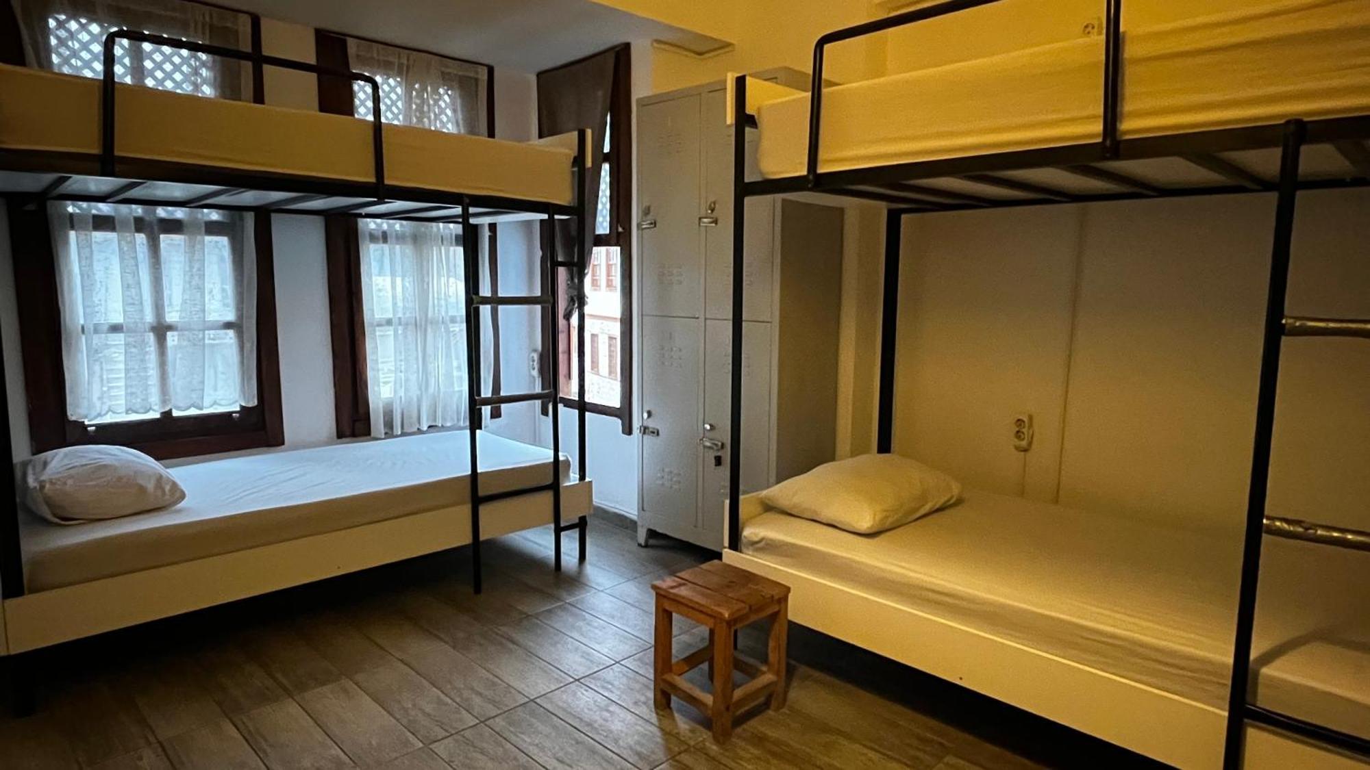 Kuyu Beergarden Hostel Antalya Eksteriør bilde