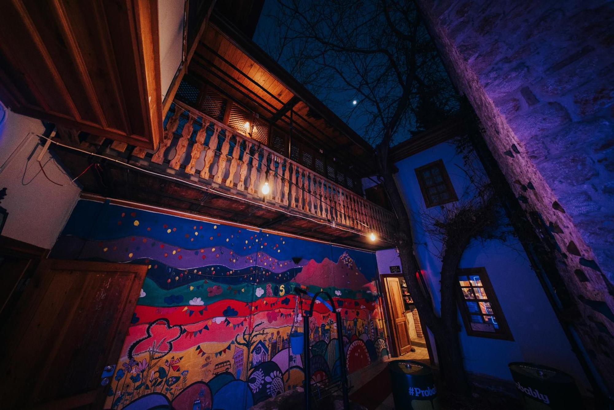 Kuyu Beergarden Hostel Antalya Eksteriør bilde