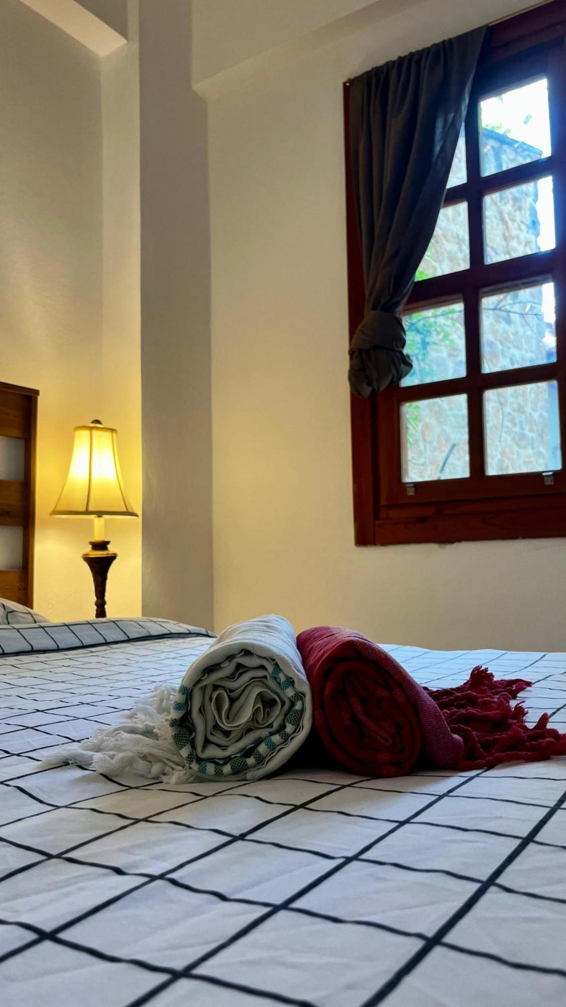 Kuyu Beergarden Hostel Antalya Eksteriør bilde
