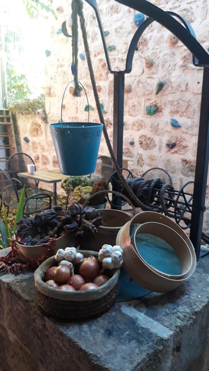Kuyu Beergarden Hostel Antalya Eksteriør bilde